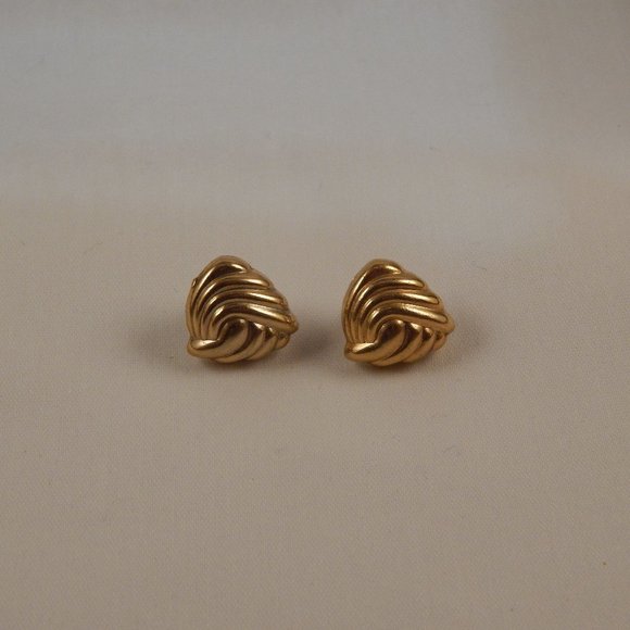 Jewelry - Gold knot earrings
